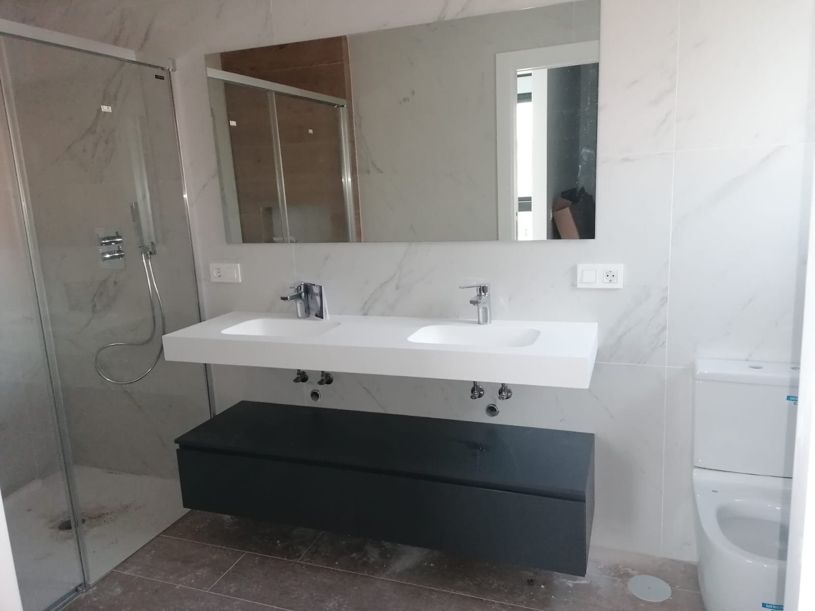 servicios de instalación en Almería,instalación de mamparas en Almería,montaje de muebles de baño,reformas en Vera y Garrucha,instalación para empresas y particulares servicios de instalación en Almería